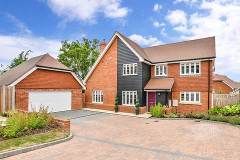 5 bedroom detached house for sale - Downs View Way, Chartham, Canterbury, Kent