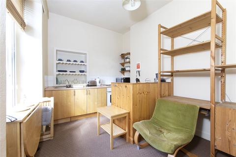 Studio to rent, High Street, Old Town, Edinburgh, EH1