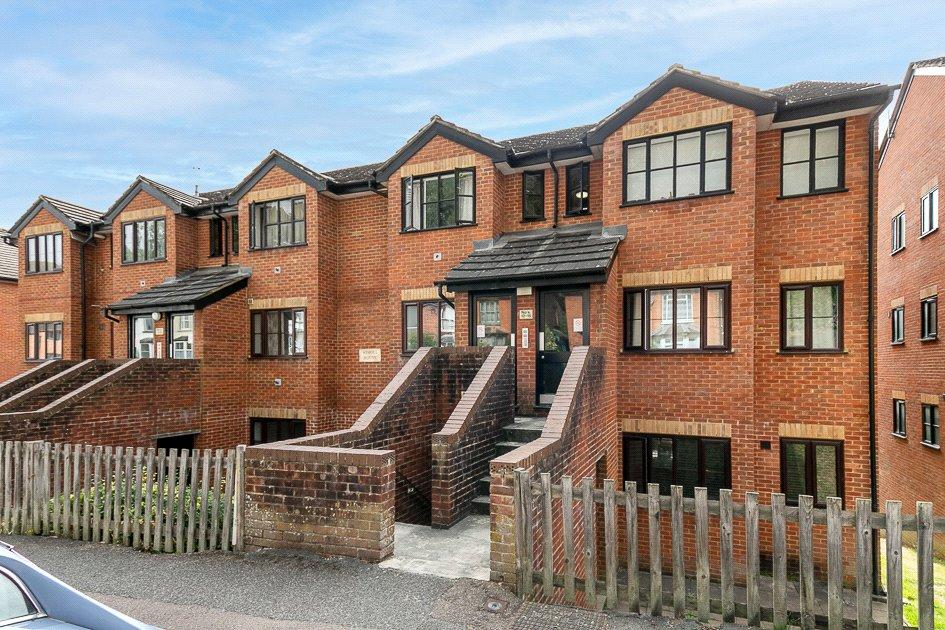 Garlands Road, REDHILL, Surrey, RH1 1 bed apartment for sale £180,000