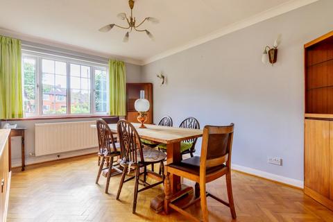 16 Pine Wood, Sunbury-on-thames, TW16 6SG