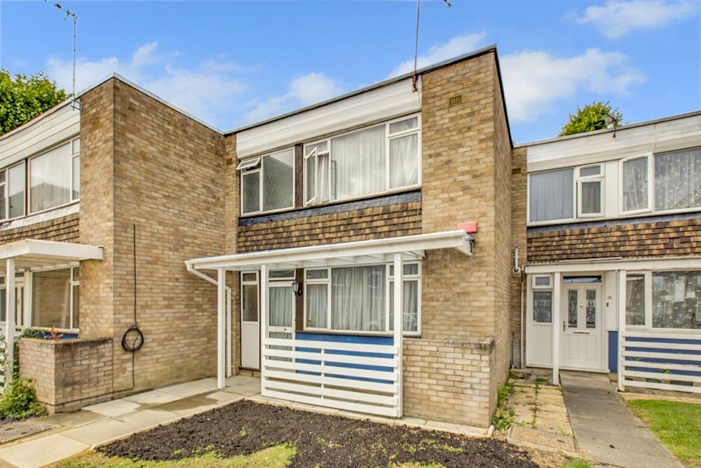 Nursery Road, Pinner, HA5 3 bed terraced house £2,100 pcm (£485 pw)