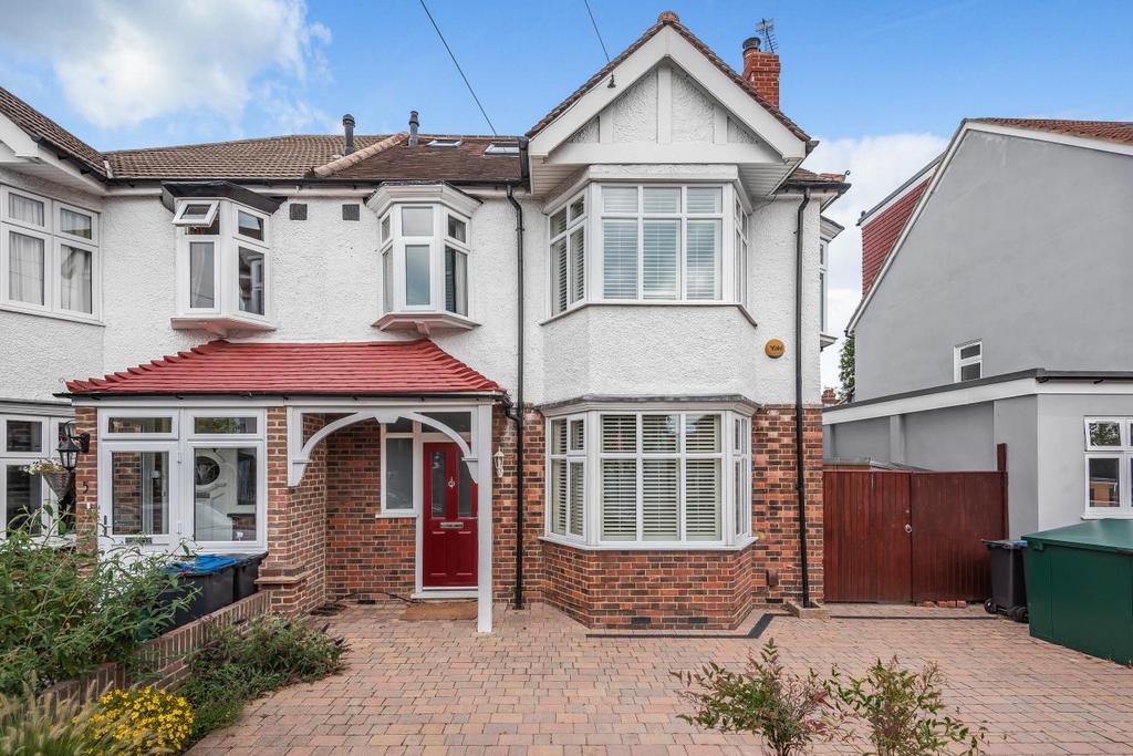 Elm Walk, Raynes Park 4 bed semidetached house £1,075,000