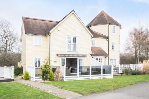 4 bedroom semi-detached house for sale, 70 Windrush Lake