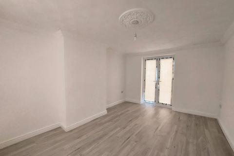 3 bedroom semi-detached house to rent, Grange Crescent, Thurnscoe S63