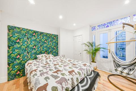 3 bedroom flat to rent, Branch Hill, Hampstead, London