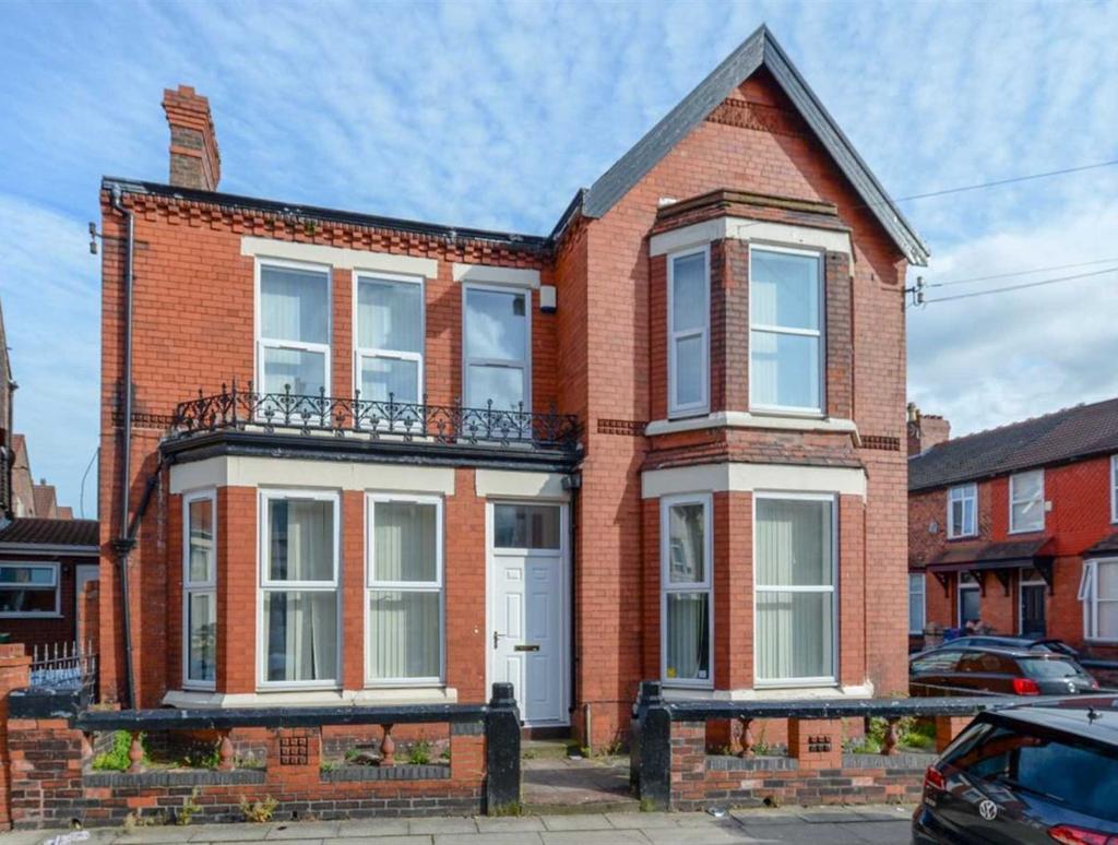 Halkyn Avenue, Wavertree 7 bed detached house £500,000