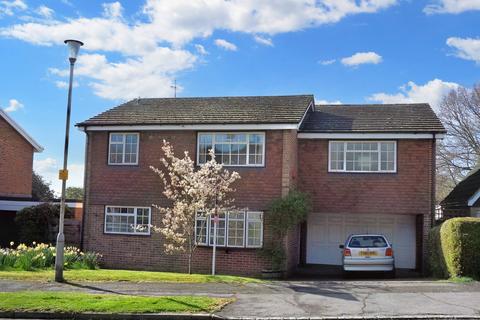 5 bedroom detached house to rent, Greenhill Way, Haywards Heath RH17