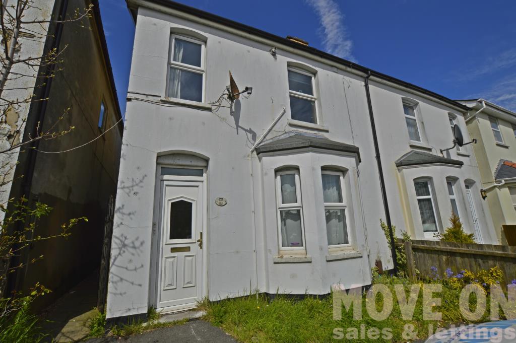 Ashley Road, Parkstone, Poole... 2 bed flat £875 pcm (£202 pw)