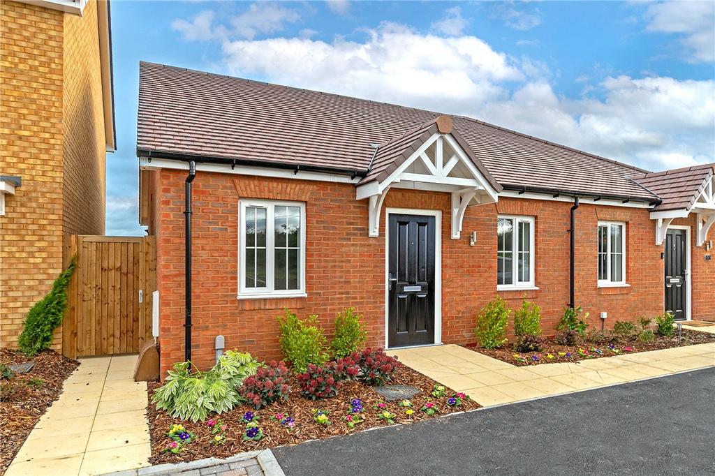 Emery Gardens, Shefford Road, Meppershall, Shefford, Bedfordshire 2 bed