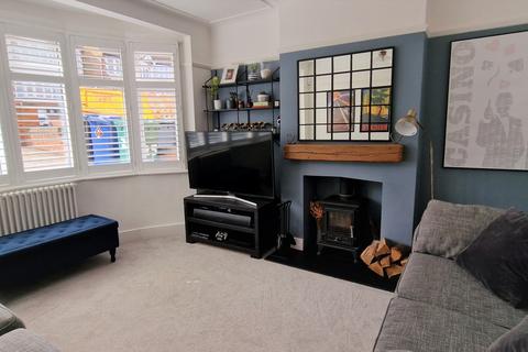 25 Woodfield Drive, East Barnet, Barnet, EN4 8PE