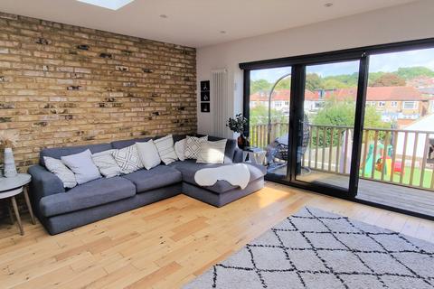 25 Woodfield Drive, East Barnet, Barnet, EN4 8PE