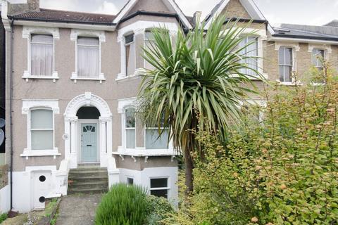 2 bedroom flat to rent, Breakspears Road Brockley SE4