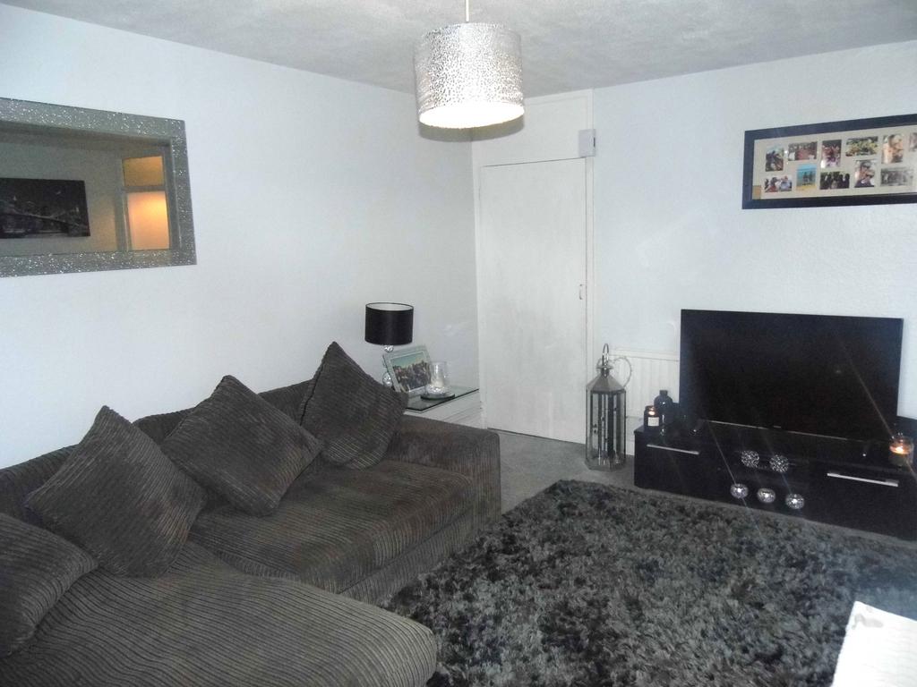 Elgar Lodge Fair Acres Bromley BR2 1 bed flat £1,200 pcm (£277 pw)