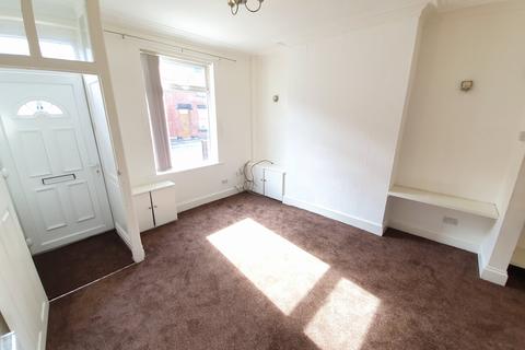 2 bedroom terraced house to rent, Trafalgar Street, Ashton-under-lyne, Lancashire, OL7