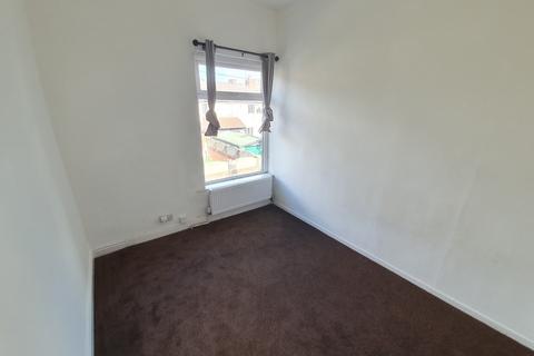 2 bedroom terraced house to rent, Trafalgar Street, Ashton-under-lyne, Lancashire, OL7