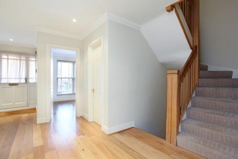 24 Chapel Square, Virginia Water, GU25 4SZ