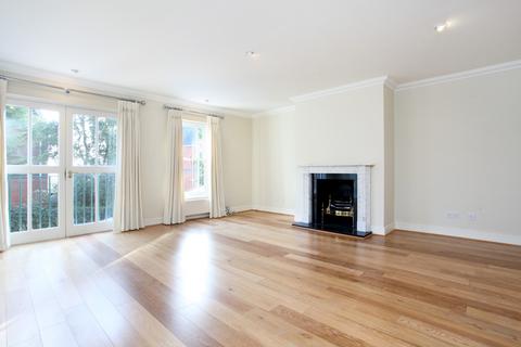 24 Chapel Square, Virginia Water, GU25 4SZ