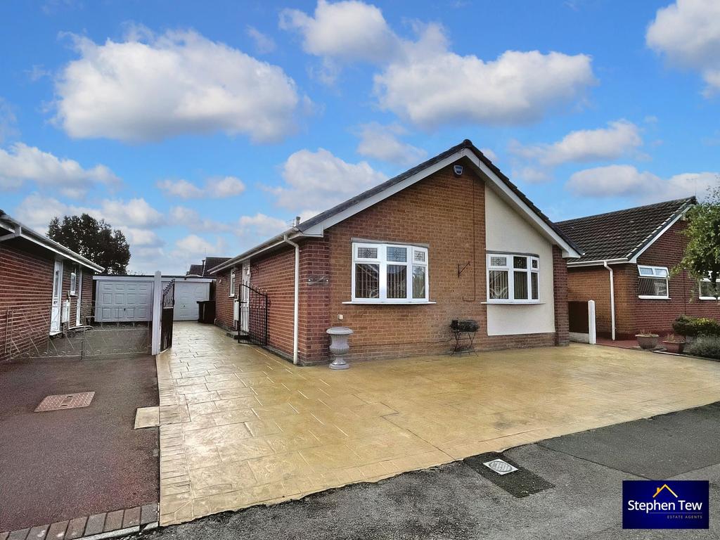 Avondale Crescent, Blackpool, FY4 2 bed detached bungalow £255,000