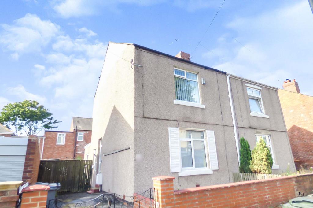 Holly Avenue, Wellfield, Whitley Bay... 2 bed semidetached house £140,000