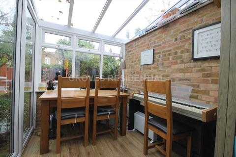 56 Blagdon Road, New Malden, KT3 4AE