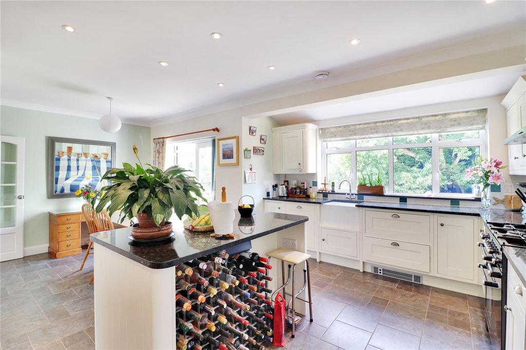 Kitchen/Dining Area