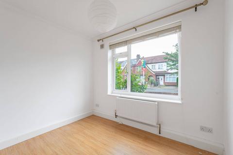 55 Elmhurst Avenue, Mitcham, CR4 2HP