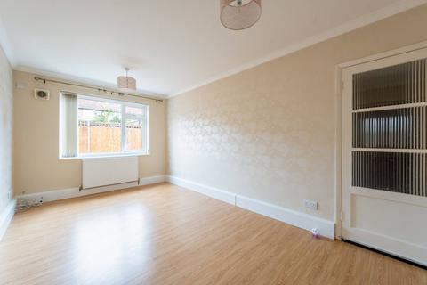 55 Elmhurst Avenue, Mitcham, CR4 2HP