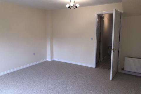 3 bedroom terraced house to rent, Sapphire Street,