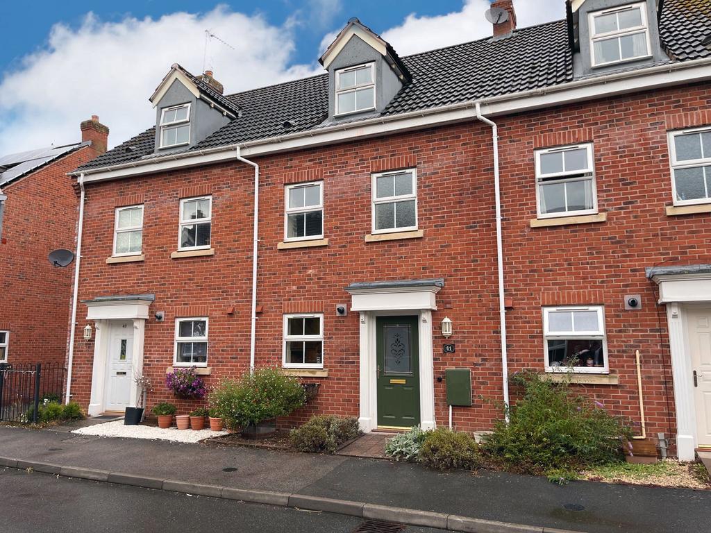 Station Road, Alcester, B49 3 bed terraced house £995 pcm (£230 pw)