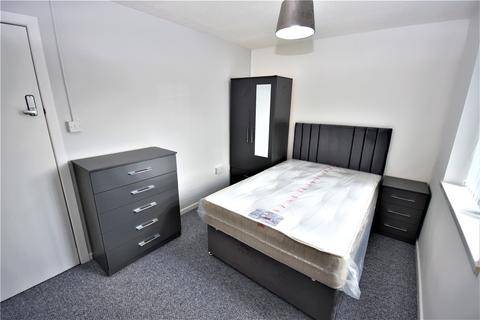 1 bedroom house to rent, En-Suite Room, Lincoln Grove, Marston Green, Birmingham, West Midlands, B37