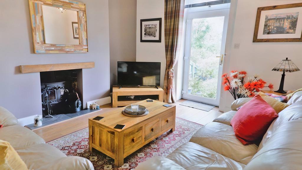 Millview Terrace, Neilston G78 2 bed ground floor flat £99,950