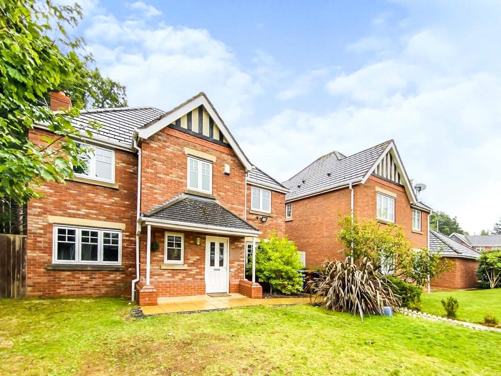 Alder Close, Heald Green, Cheadle, SK8 4 bed detached house £1,900