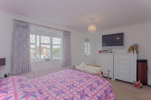 29 Alvis Drive, Yaxley, Peterborough, PE7 3AH