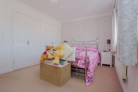 29 Alvis Drive, Yaxley, Peterborough, PE7 3AH