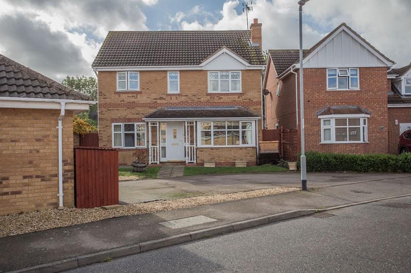 Alvis Drive, Yaxley, Peterborough, Cambridgeshire. PE7 3AH 6 bed