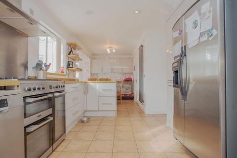 29 Alvis Drive, Yaxley, Peterborough, PE7 3AH