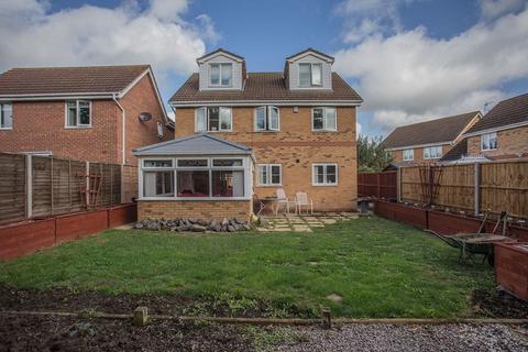 29 Alvis Drive, Yaxley, Peterborough, PE7 3AH
