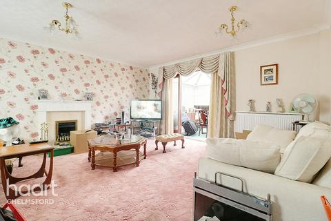 37 The Dell, Great Baddow, Chelmsford, CM2 7JY