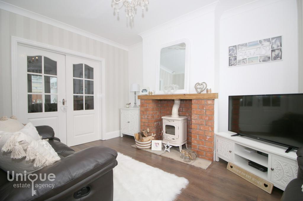 Devon Avenue, Fleetwood, FY7 4 bed semidetached house £269,950