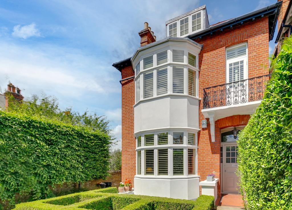 Thurleigh Road, London, SW12 5 bed detached house £4,199,000