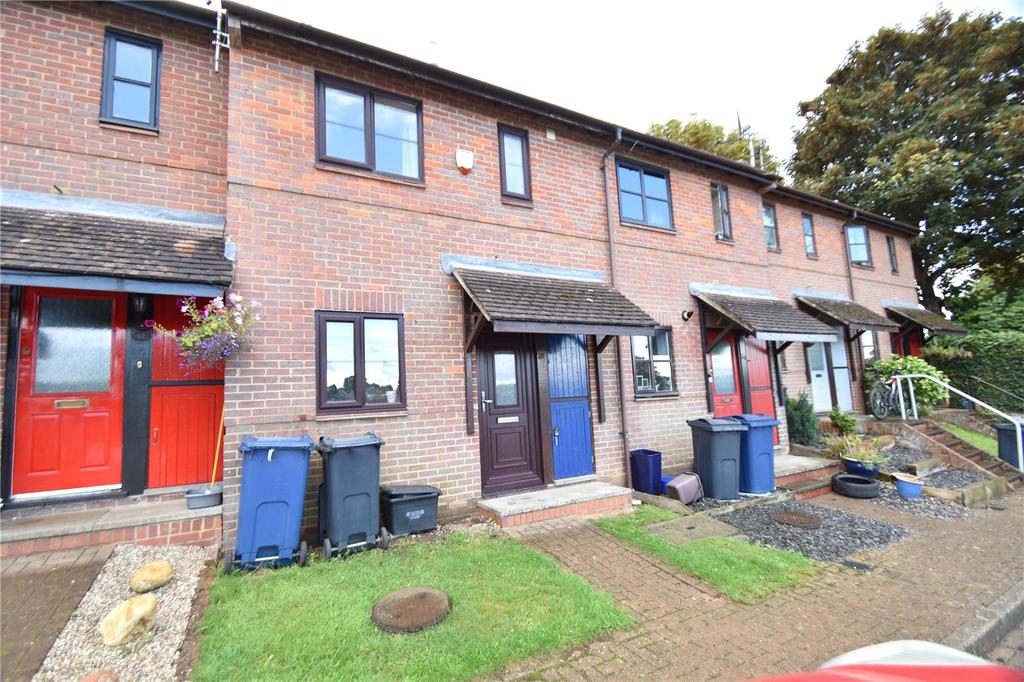Stoney Grove, Chesham, Bucks, HP5 2 bed terraced house £1,400 pcm (£
