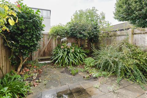 44 Alder Road, London, SW14 8ER