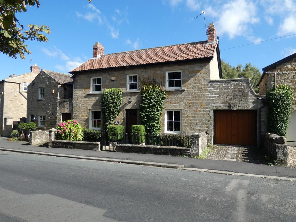Well House, Station Road, Newton Le... 4 bed link detached house £550,000