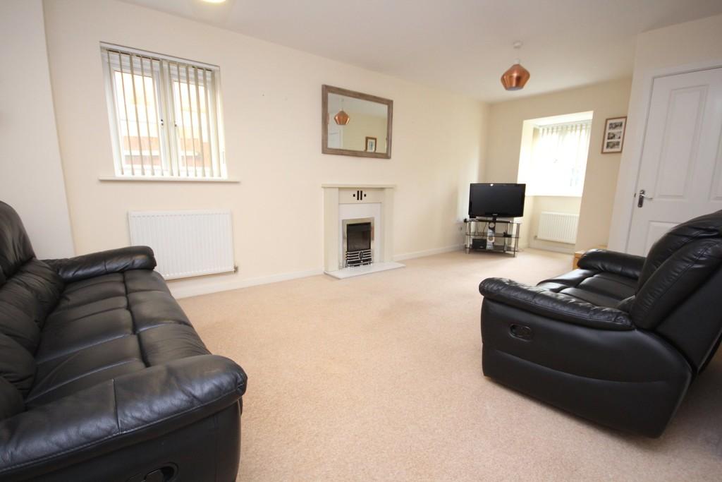 Park Cottage Drive, Titchfield Park 3 bed semidetached house £335,000