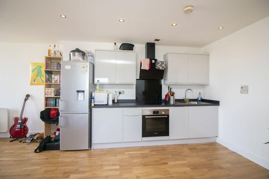 Altolusso, Bute Terrace, Cardiff 2 bed apartment for sale £185,000