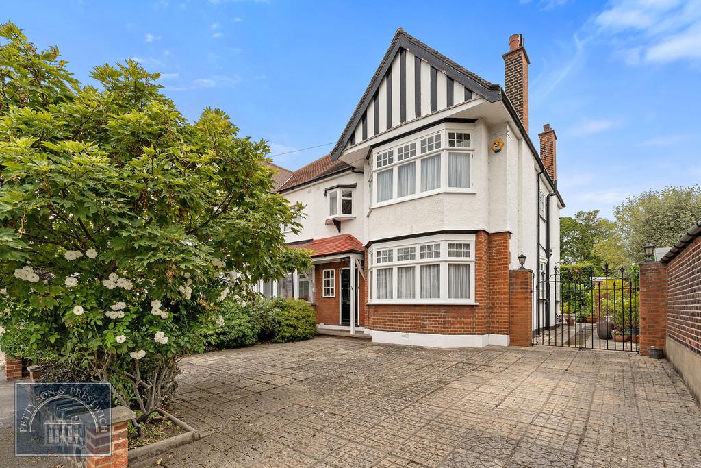 Tennyson Avenue, Wanstead 3 bed semidetached house for sale £1,500,000