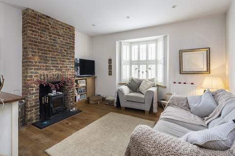 2 bedroom end of terrace house for sale, North Street, Dorking