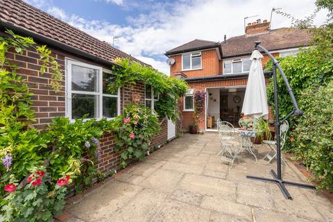 10 Oakdene Close, Brockham, Betchworth, RH3 7JZ