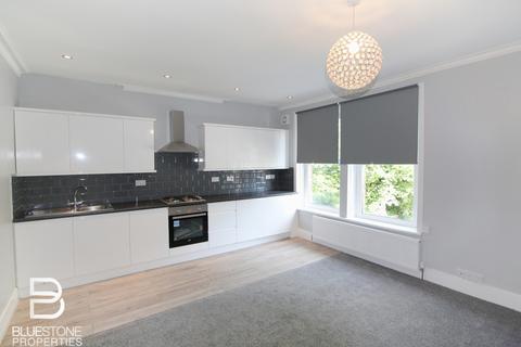 2 bedroom flat to rent, Melbourne Road, Wallington