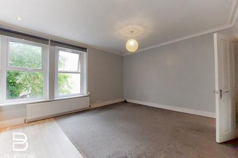2 bedroom flat to rent, Melbourne Road, Wallington